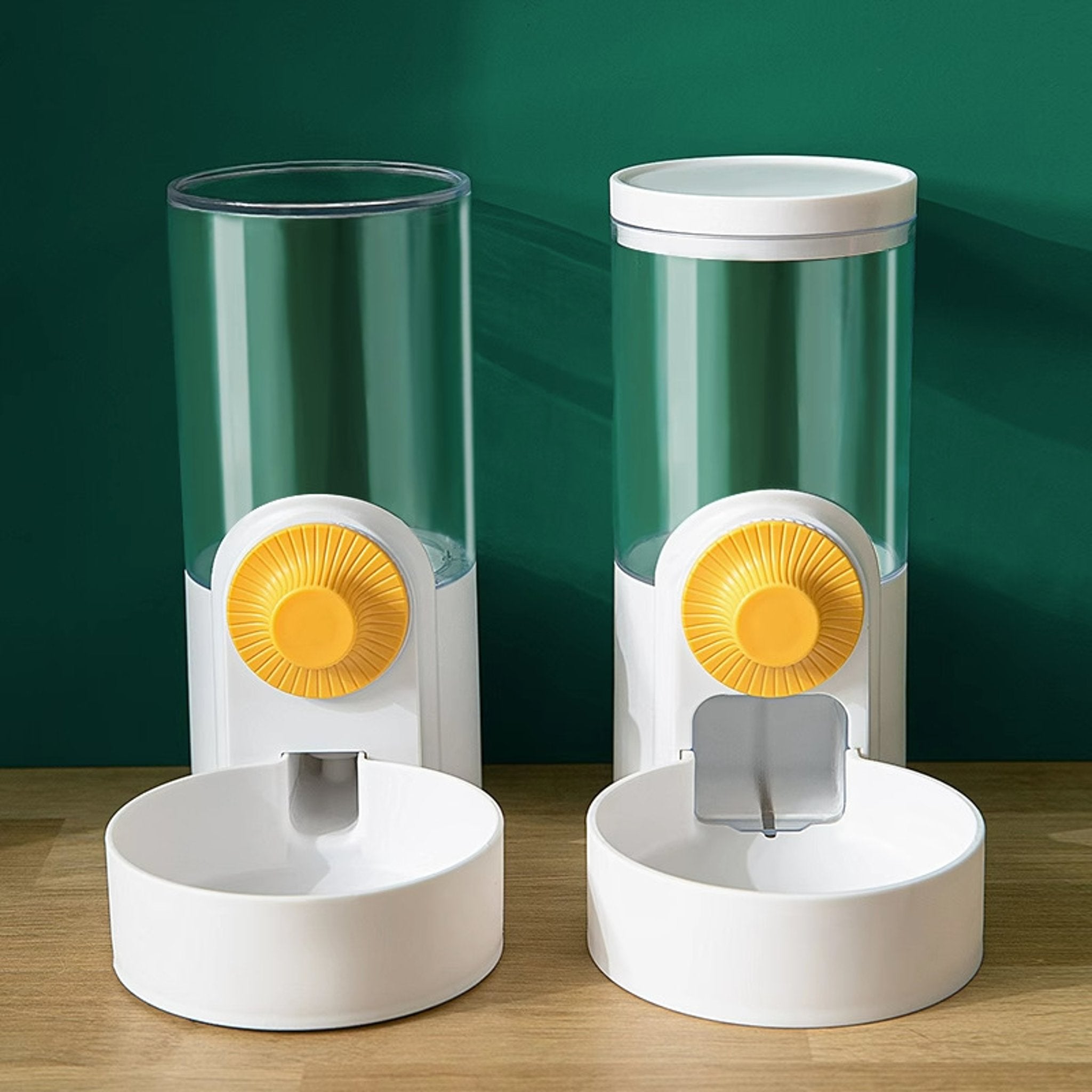 Auto-Refill Hanging Pet Feeder & Water Dispenser – BPA-Free Plastic, Dual Function, Dogs & Cats
