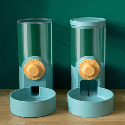 Auto-Refill Hanging Pet Feeder & Water Dispenser – BPA-Free Plastic, Dual Function, Dogs & Cats